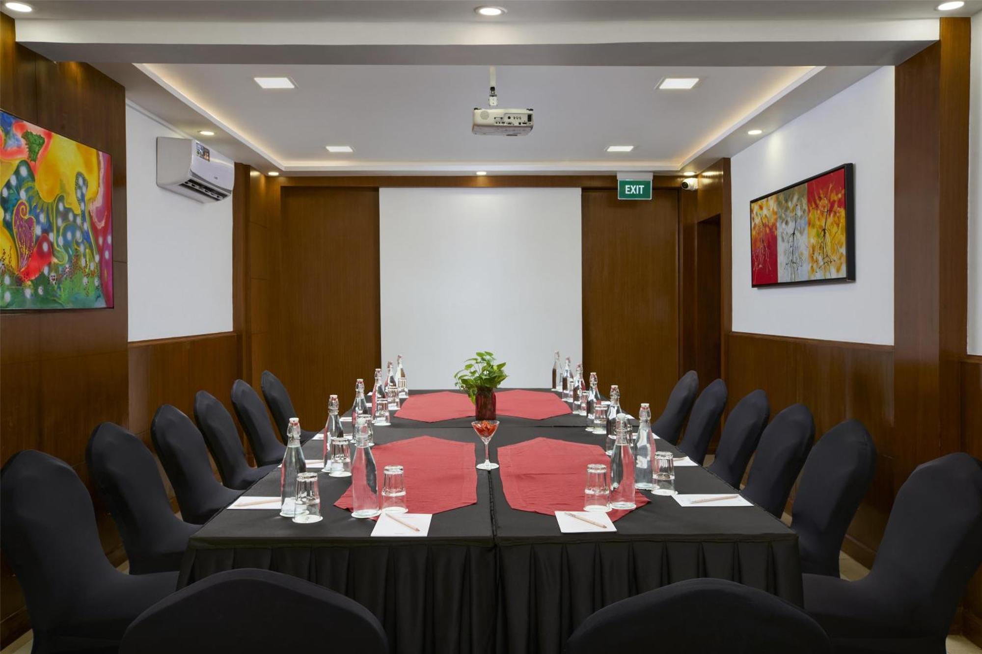 Radisson Goa Candolim Esterno foto