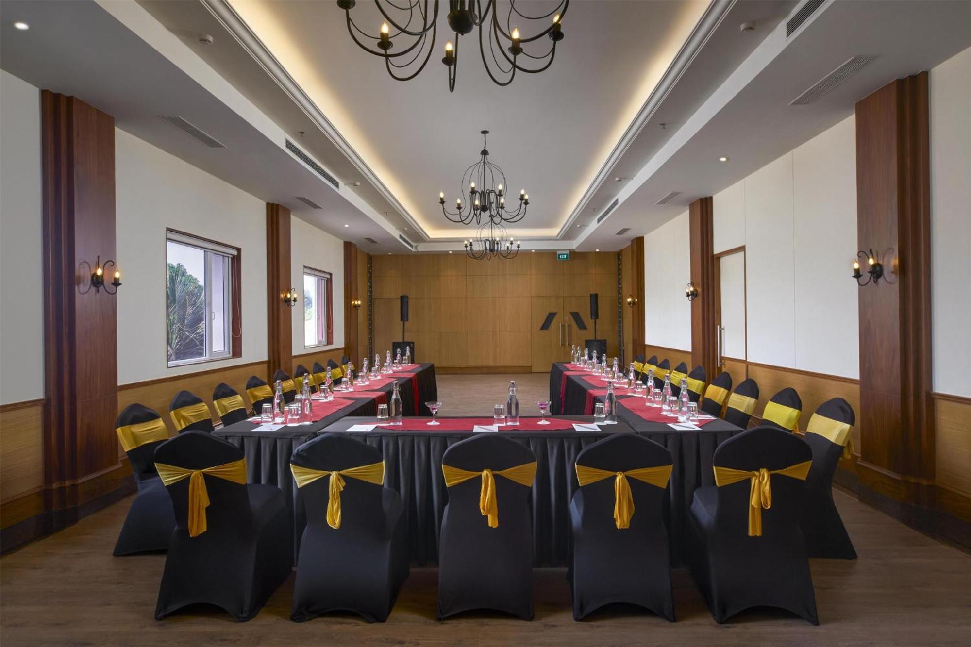 Radisson Goa Candolim Esterno foto