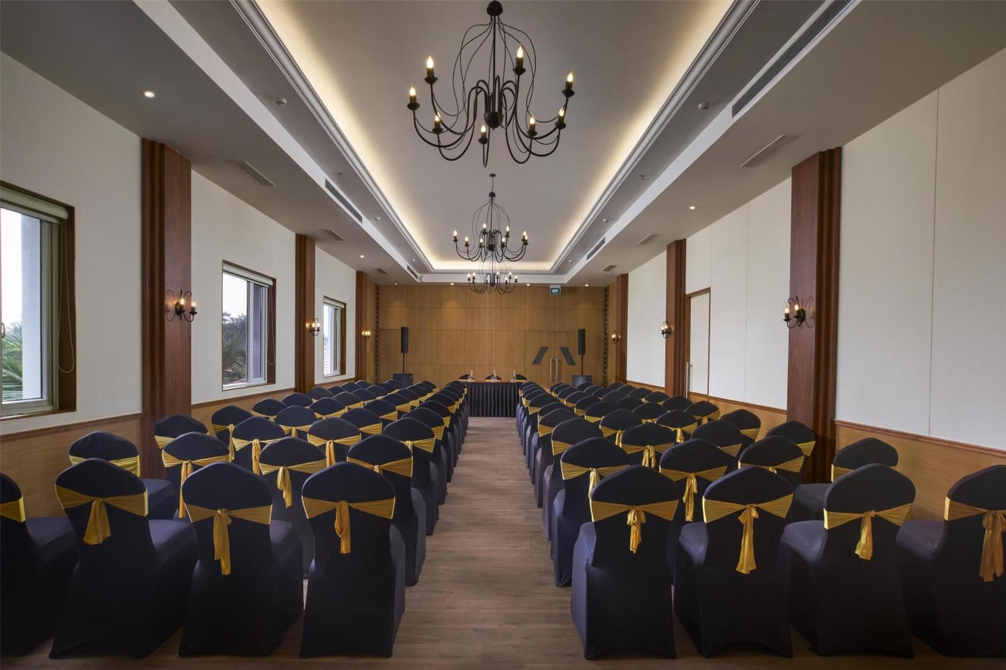 Radisson Goa Candolim Esterno foto