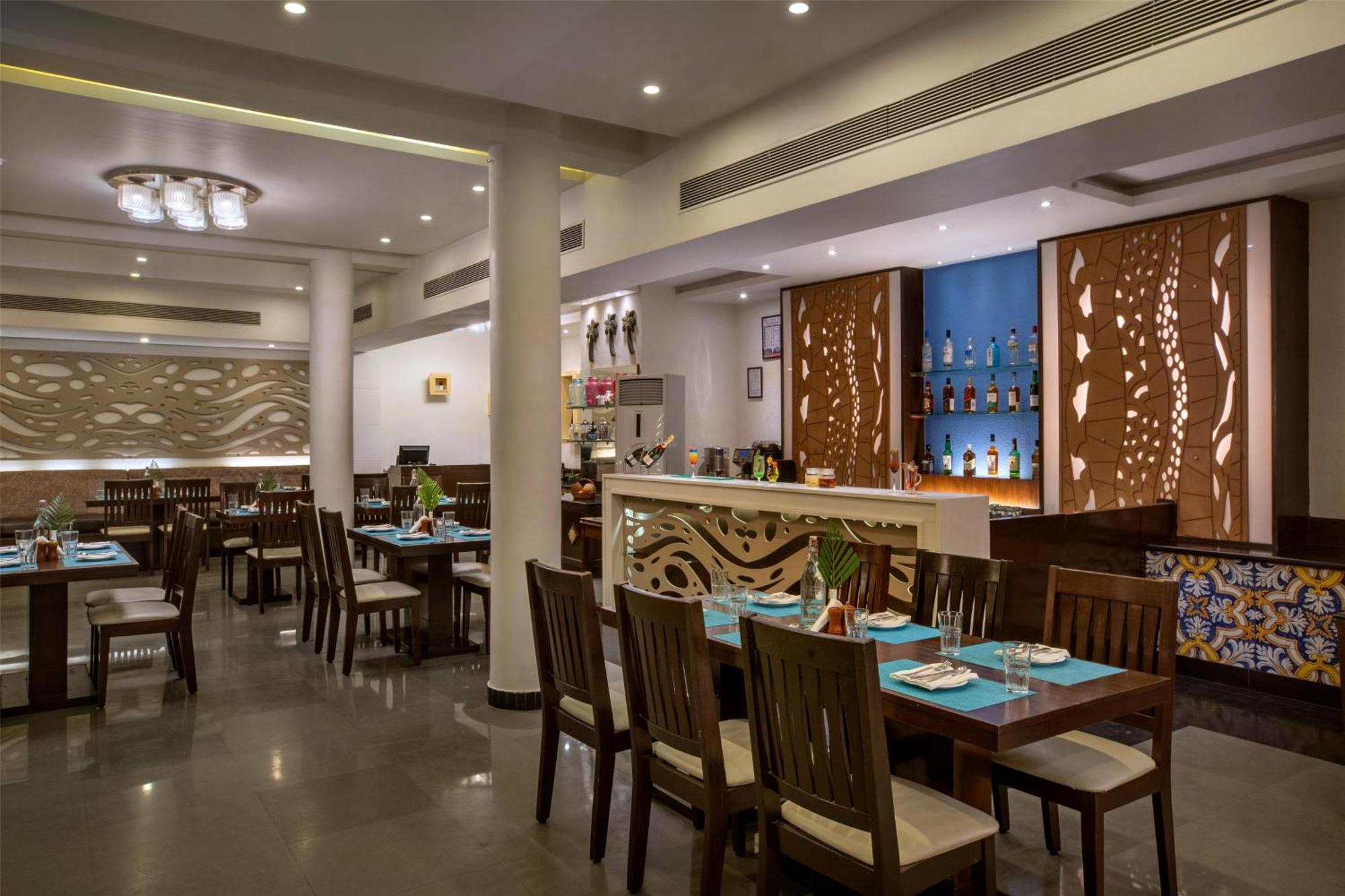 Radisson Goa Candolim Esterno foto
