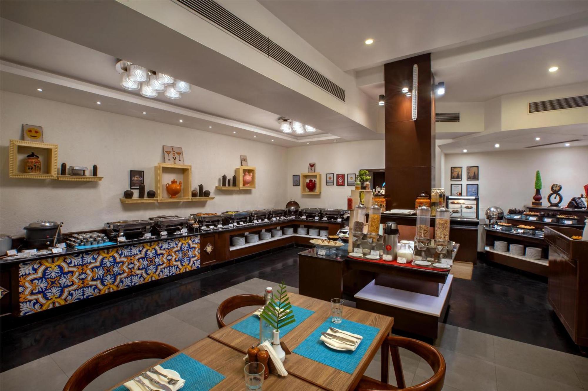 Radisson Goa Candolim Esterno foto