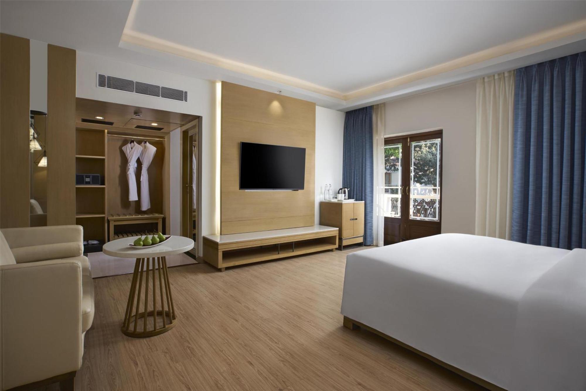 Radisson Goa Candolim Esterno foto