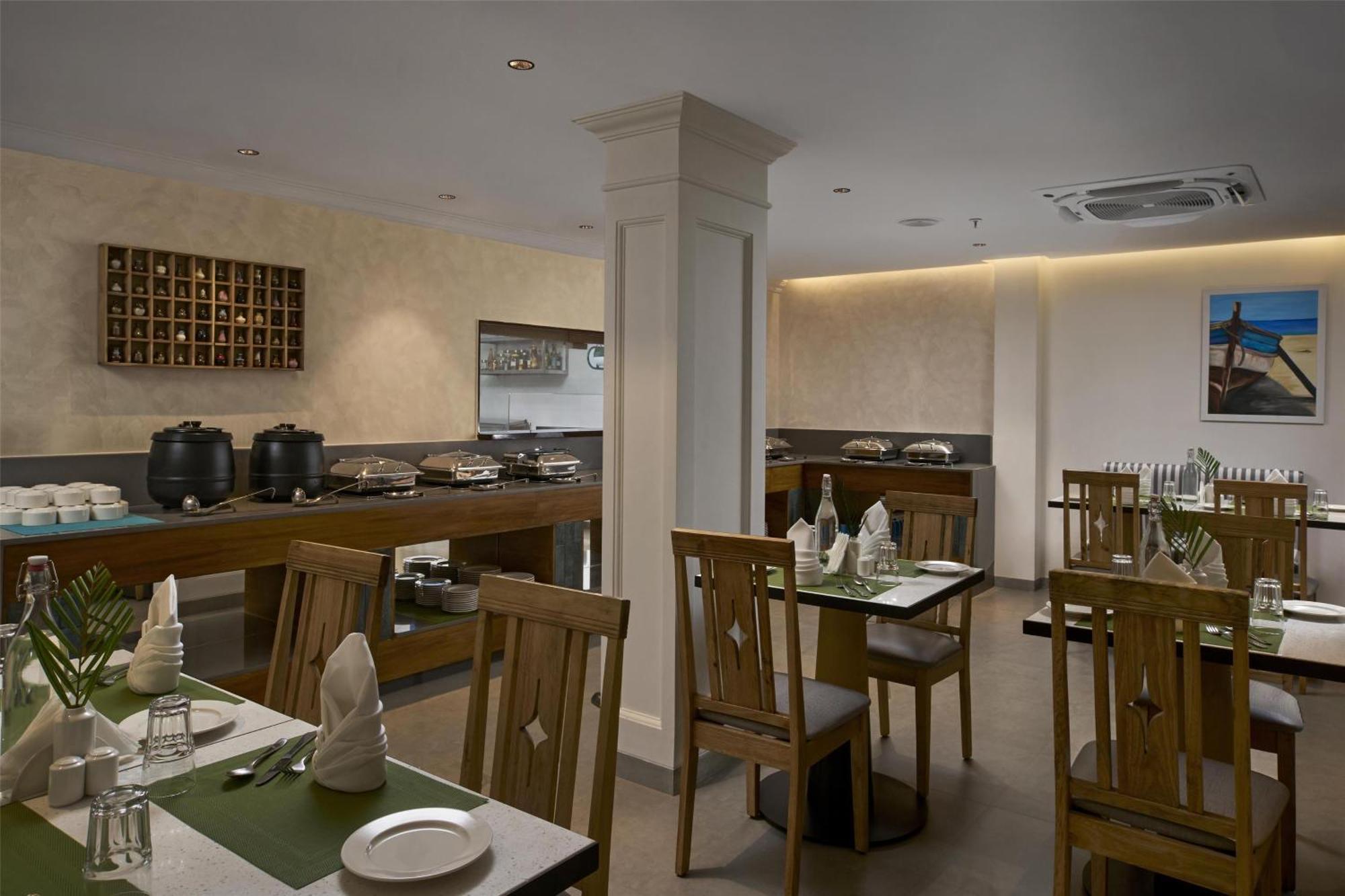 Radisson Goa Candolim Esterno foto
