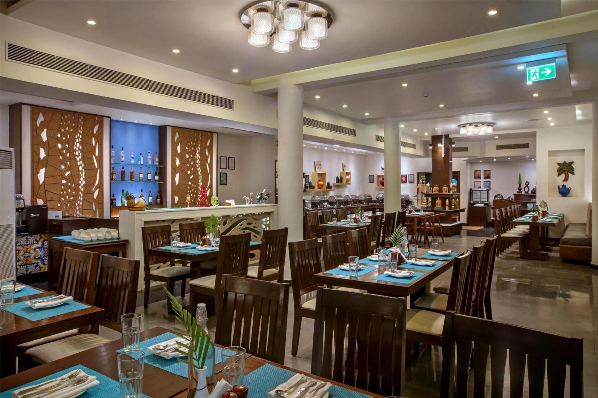 Radisson Goa Candolim Esterno foto